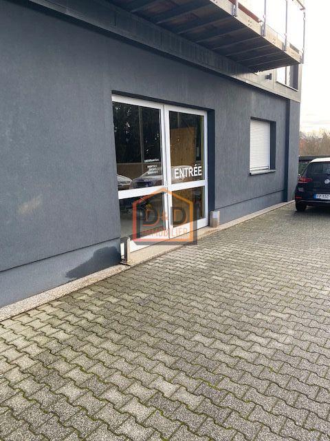 Bureau à Ehlange, 12 m², 590 €/mois