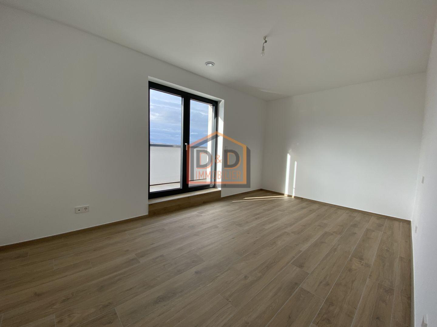 Maison à Differdange, 170 m², 3 chambres, 1 salle de bain, 2 garages, 2 700 €/mois