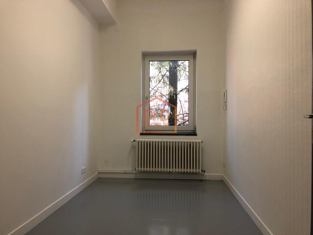 Bureau à Esch-Sur-Alzette, 10 m², 400 €/mois