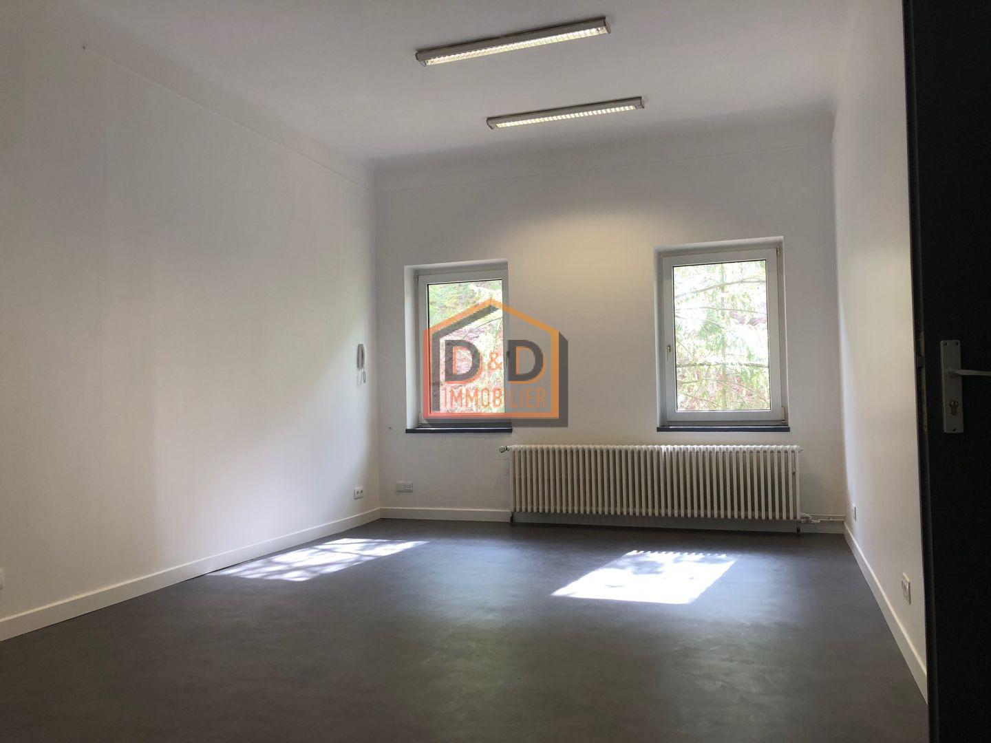 Bureau à Esch-Sur-Alzette, 40 m², 930 €/mois