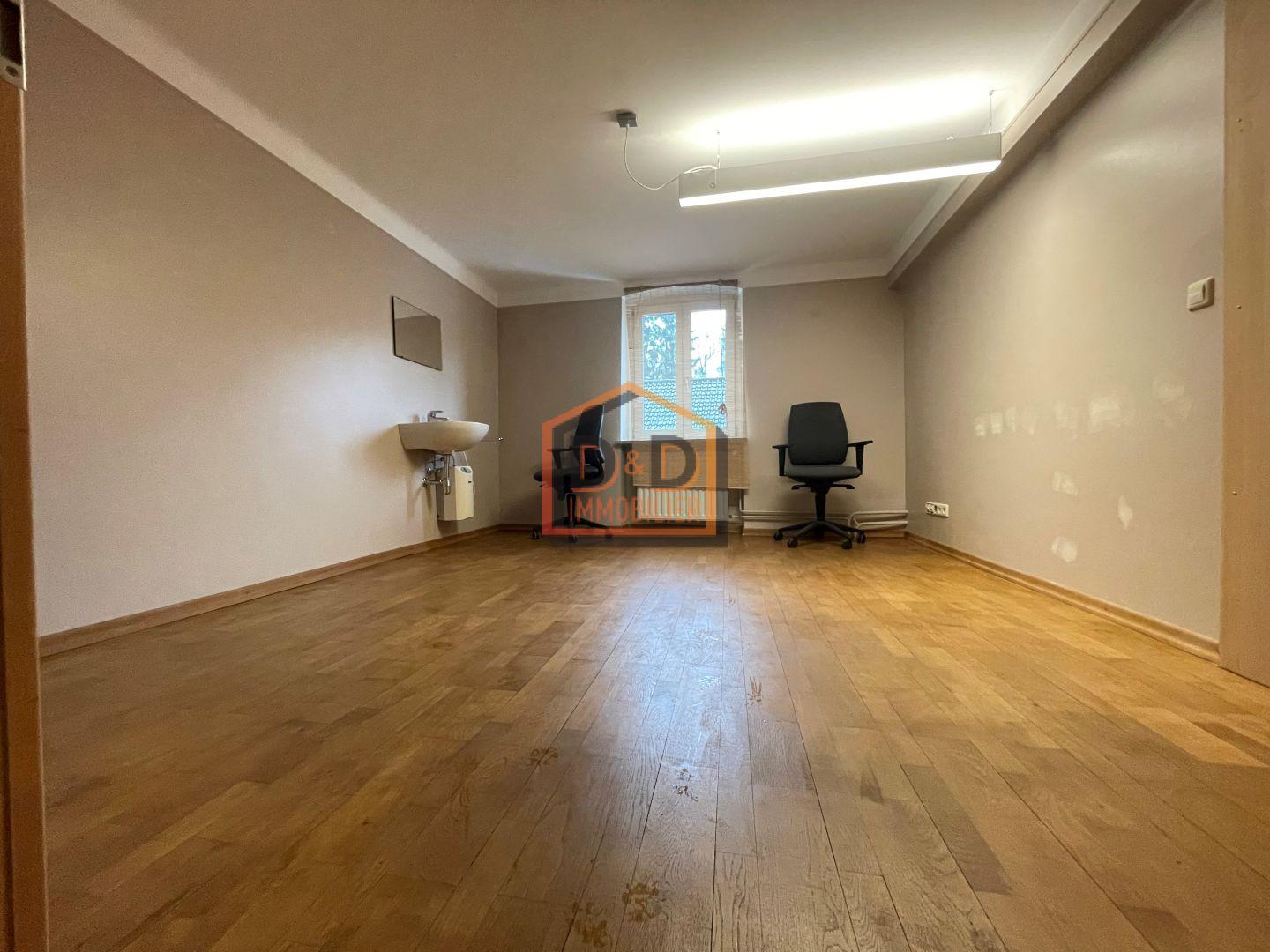 Bureau à Altwies, 15 m², 560 €/mois