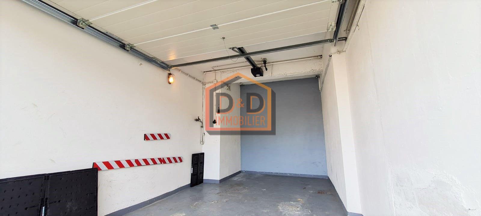 Garage à Luxembourg-Howald, 11,21 m², 1 garage, 140 €/mois